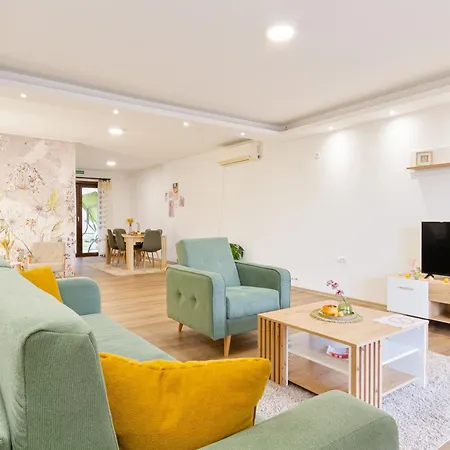 Apartment Nafija *